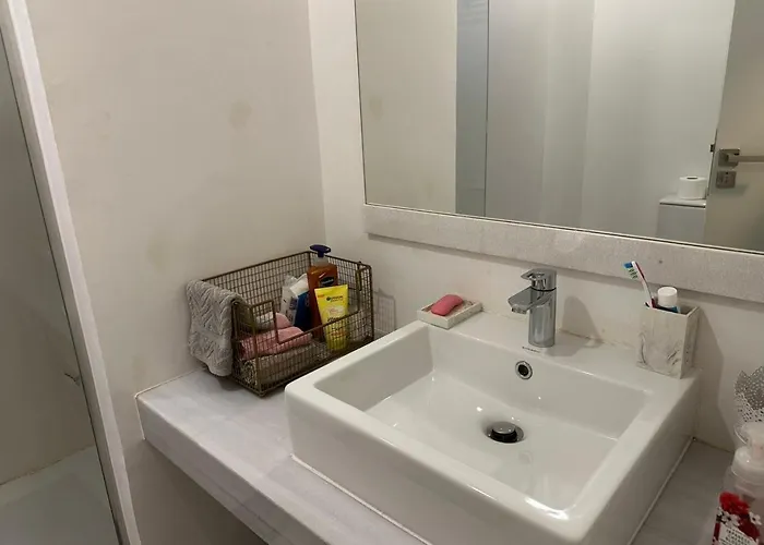 Luxurious Ground Floor *