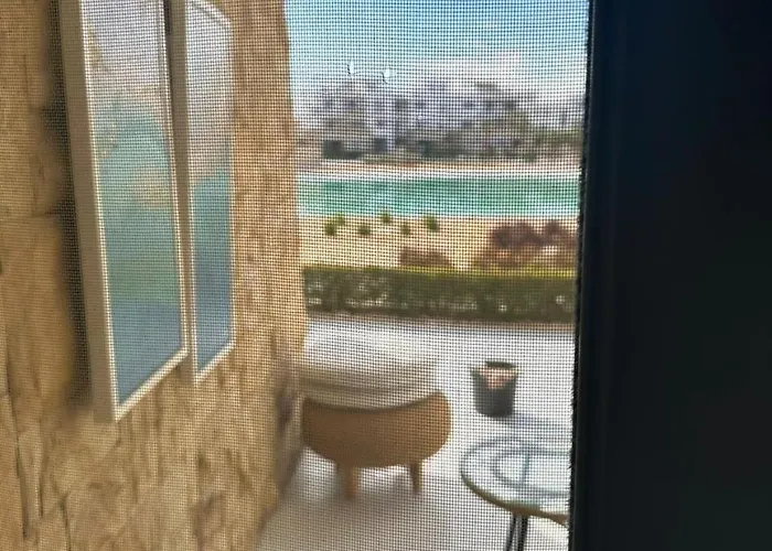 Luxurious Ground Floor *