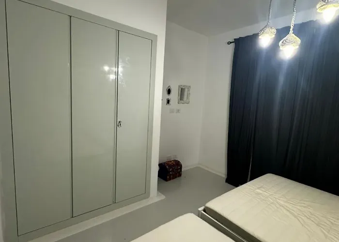 Luxurious Ground Floor Apartment *