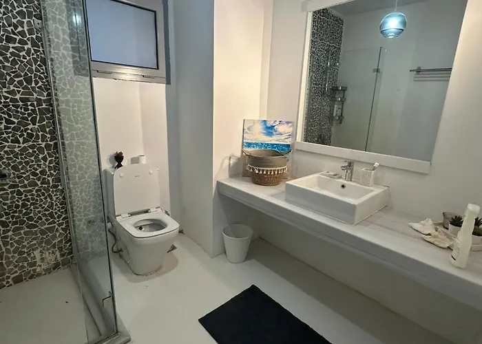 Luxurious Ground Floor Apartment *
