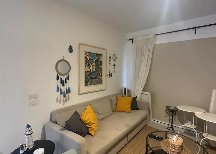 Luxurious Ground Floor *
